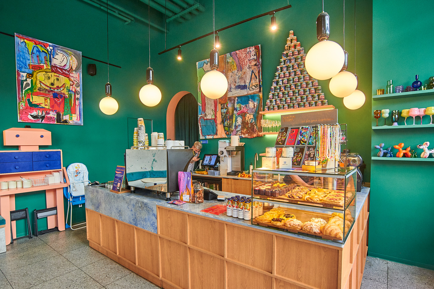 <span style="font-weight: bold;">ИНТЕРЬЕР</span>